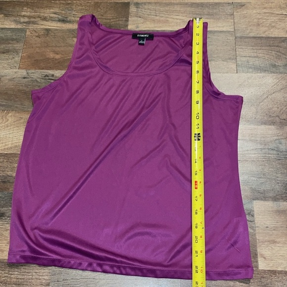 Lof of 5 Shirts.  Size Large. - Picture 12 of 12